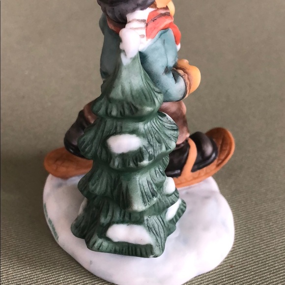 Goebel Hummel #BH99P Dashing Through the Snow - Picture 3 of 5